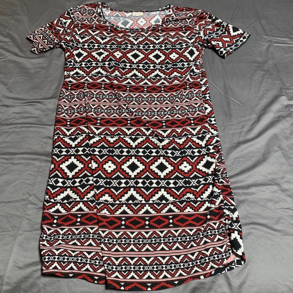 Red/black dress, large